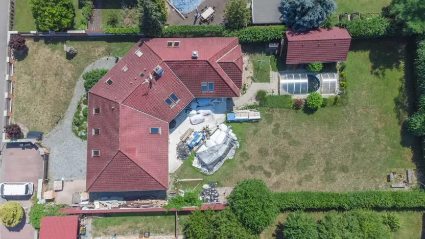 Prodej rodinného domu, Sezemice - Veská, 400 m2