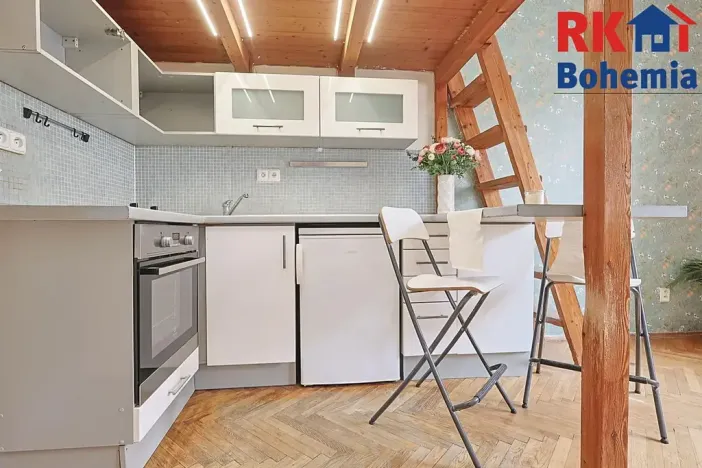 Prodej bytu 1+kk, Praha - Holešovice, U smaltovny, 22 m2