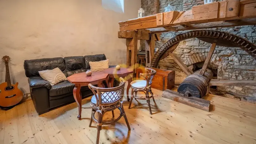 Prodej rodinného domu, Uzeničky, 590 m2