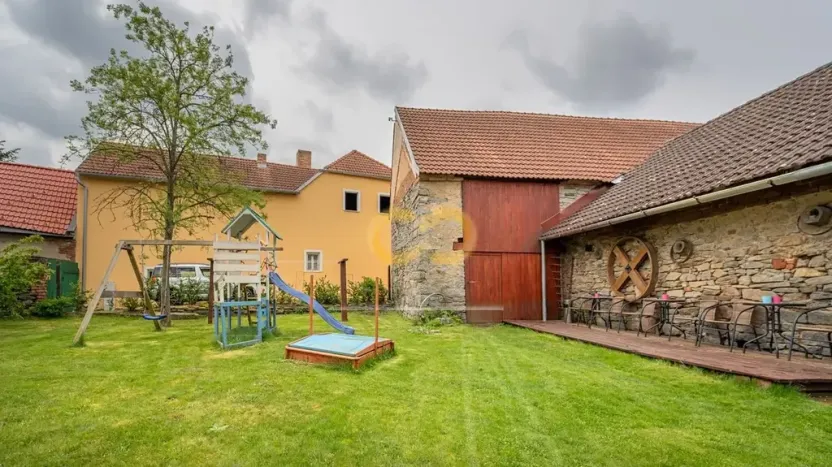 Prodej ubytování, Uzeničky, 590 m2