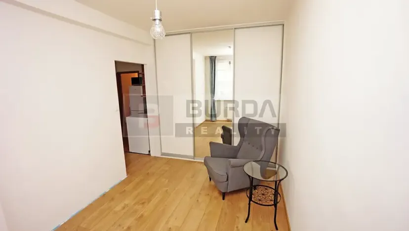 Pronájem bytu 2+kk, Praha - Troja, Hnězdenská, 36 m2