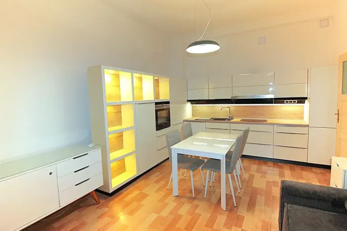 Prodej bytu 2+kk, Praha - Holešovice, Veverkova, 50 m2