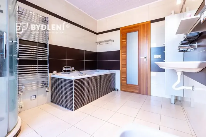 Prodej vícegeneračního domu, Krupka, Budovatelů, 317 m2