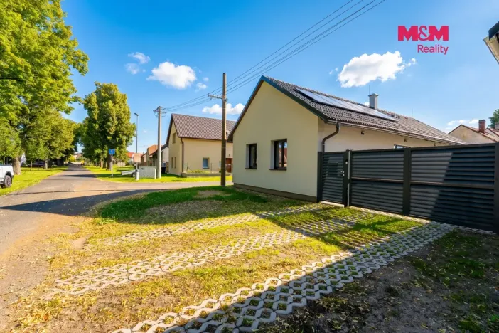 Prodej rodinného domu, Křinec, Zelené náměstí, 83 m2