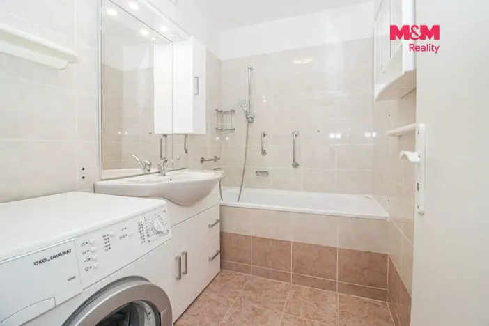Pronájem bytu 3+kk, Praha - Kobylisy, Šiškova, 72 m2