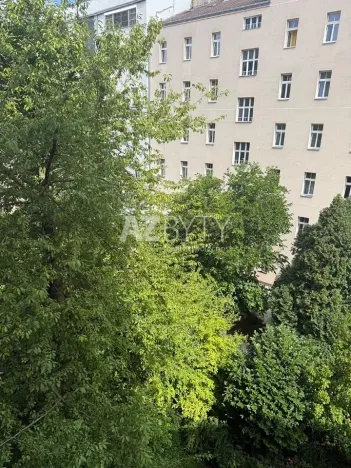 Pronájem bytu 1+kk, Praha - Bubeneč, Jaselská, 29 m2