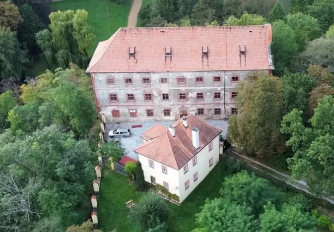Prodej obchodního prostoru, Dobříš, Vargač, 1600 m2