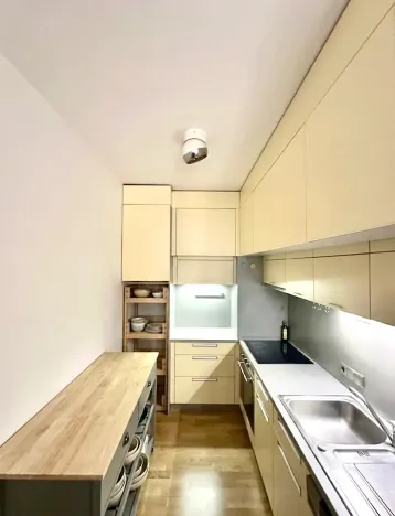 Pronájem bytu 2+kk, Praha - Žižkov, Jeseniova, 55 m2