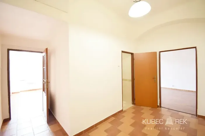 Pronájem bytu 2+1, Tábor, 9. května, 75 m2