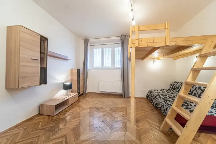 Pronájem bytu 1+1, Praha - Podolí, Podolská, 29 m2