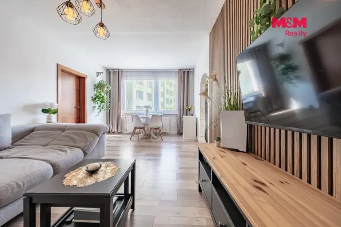 Prodej bytu 3+1, Volary, Sídl. Míru, 70 m2