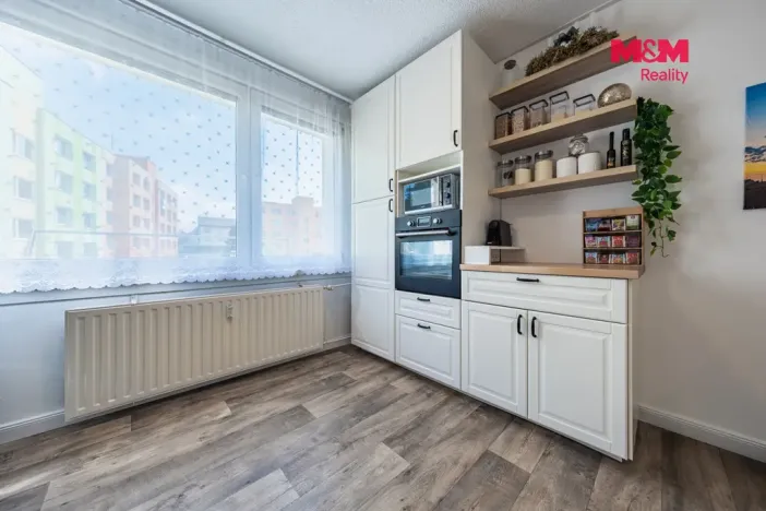 Prodej bytu 3+1, Volary, Sídl. Míru, 70 m2