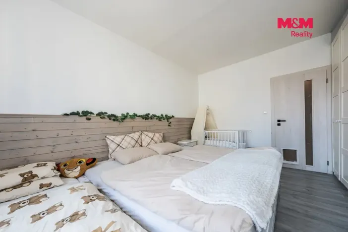 Prodej bytu 3+1, Volary, Sídl. Míru, 70 m2