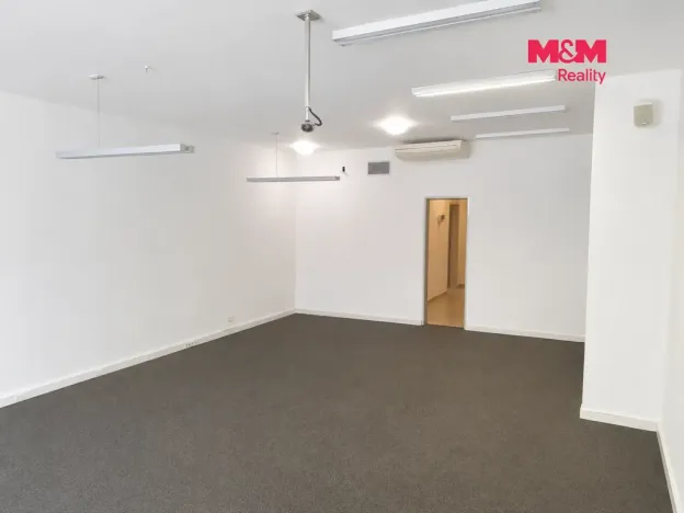 Pronájem kanceláře, Uhlířské Janovice, Komenského, 90 m2