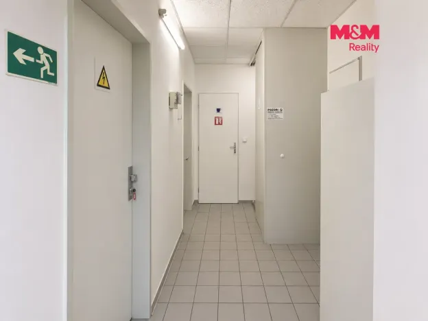 Pronájem kanceláře, Uhlířské Janovice, Komenského, 90 m2