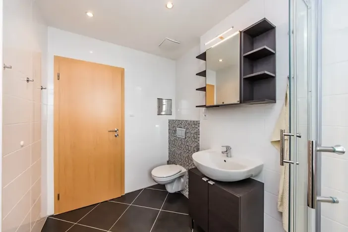 Pronájem bytu 1+kk, Praha - Horní Měcholupy, Mantovská, 45 m2