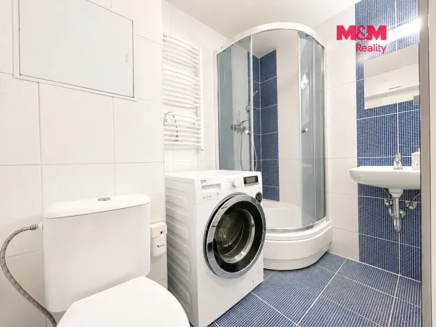 Pronájem bytu 2+kk, Praha - Prosek, Vysočanská, 37 m2
