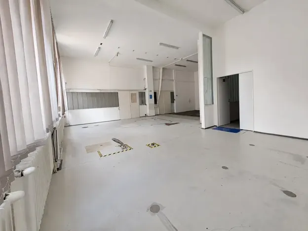 Pronájem skladu, Brno, Šujanovo náměstí, 134 m2