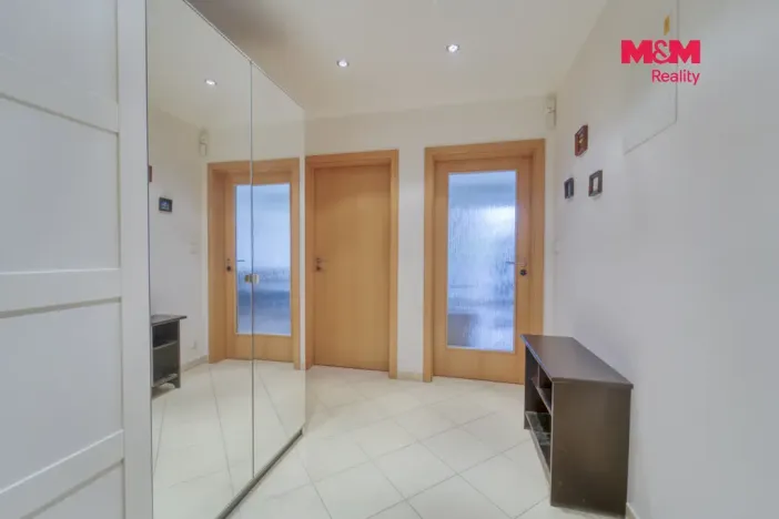 Prodej bytu 2+kk, Praha, Sazovická, 47 m2