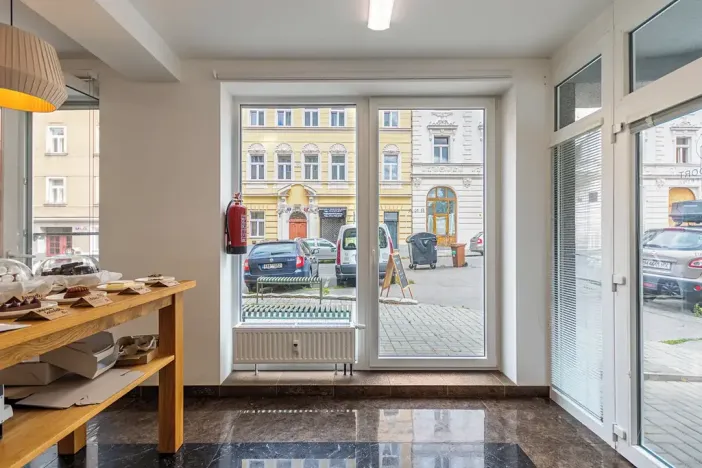 Prodej obchodního prostoru, Praha - Vršovice, Petrohradská, 123 m2