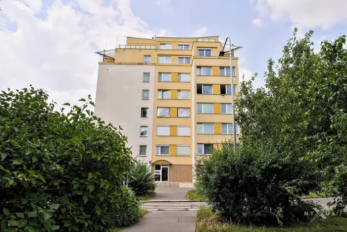 Prodej bytu 2+kk, Praha - Kobylisy, Šimůnkova, 32 m2