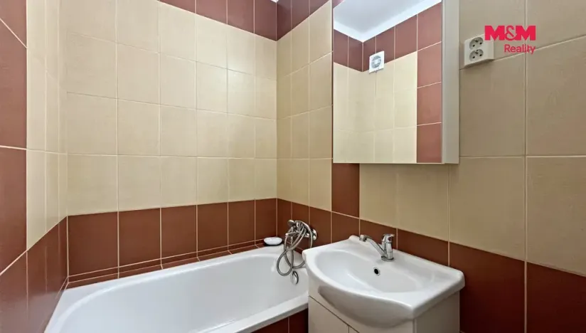 Pronájem bytu 1+kk, Liberec - Liberec XII-Staré Pavlovice, Letná, 38 m2