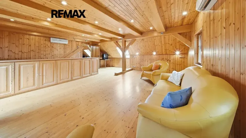 Prodej rodinného domu, Cvikov, 556 m2
