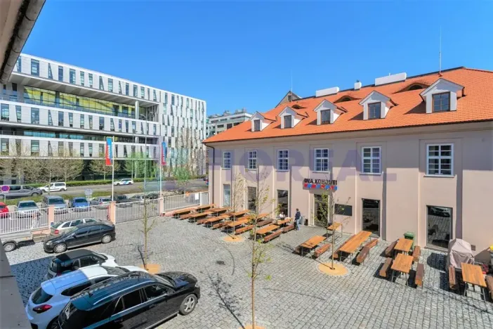 Pronájem kanceláře, Praha - Karlín, Sokolovská, 18 m2