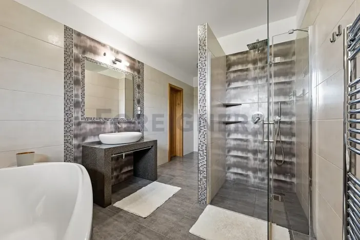 Prodej rodinného domu, Rybí, 340 m2