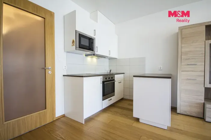 Pronájem bytu 1+kk, Praha - Dolní Chabry, K Beranovu, 37 m2