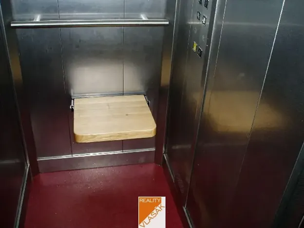 Prodej bytu 2+1, Kadaň, Chomutovská, 55 m2