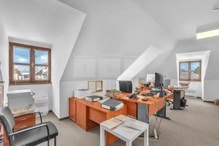 Pronájem kanceláře, Hradec Králové, Malé náměstí, 89 m2