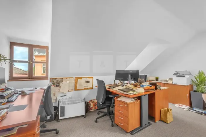 Pronájem kanceláře, Hradec Králové, Malé náměstí, 89 m2
