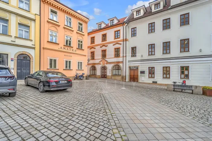 Pronájem kanceláře, Hradec Králové, Malé náměstí, 112 m2