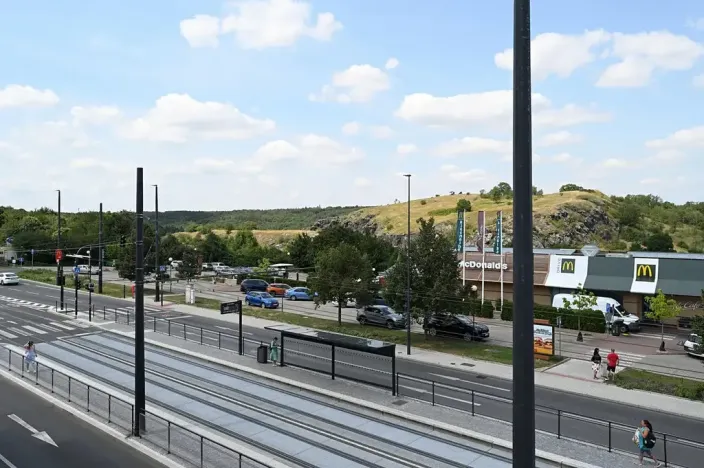 Pronájem bytu 2+kk, Praha - Liboc, Evropská, 56 m2