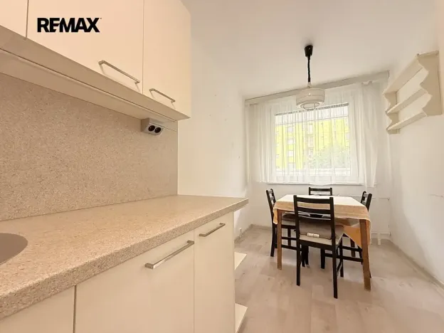 Pronájem bytu 3+1, Praha - Žižkov, Jeseniova, 73 m2