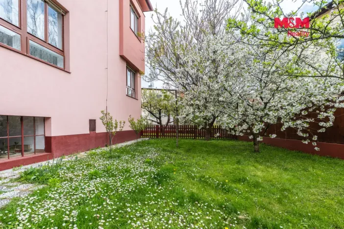 Prodej rodinného domu, Uherské Hradiště, U Stadionu, 300 m2