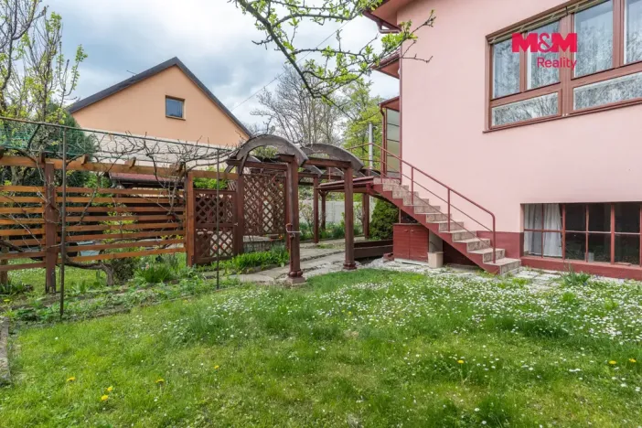 Prodej rodinného domu, Uherské Hradiště, U Stadionu, 300 m2