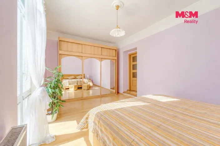 Prodej bytu 4+kk, Mariánské Lázně, Husova, 90 m2
