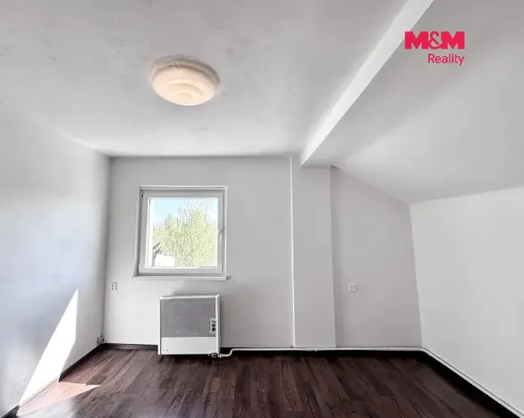 Pronájem bytu 1+kk, Nový Bor, Sklářská, 24 m2