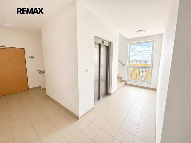 Pronájem bytu 2+kk, Praha - Čakovice, Bermanova, 55 m2