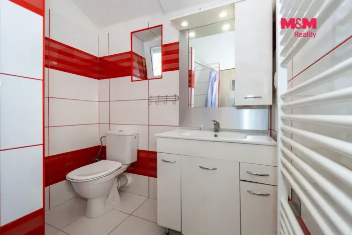 Pronájem bytu 2+kk, Holice, Husova, 55 m2
