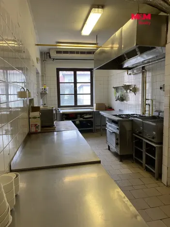 Pronájem restaurace, Nové Město na Moravě, Vratislavovo náměstí, 220 m2