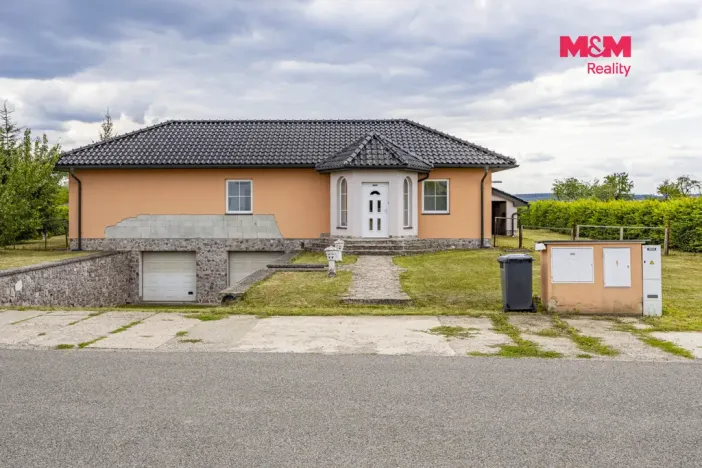 Prodej rodinného domu, Černíkovice, 280 m2