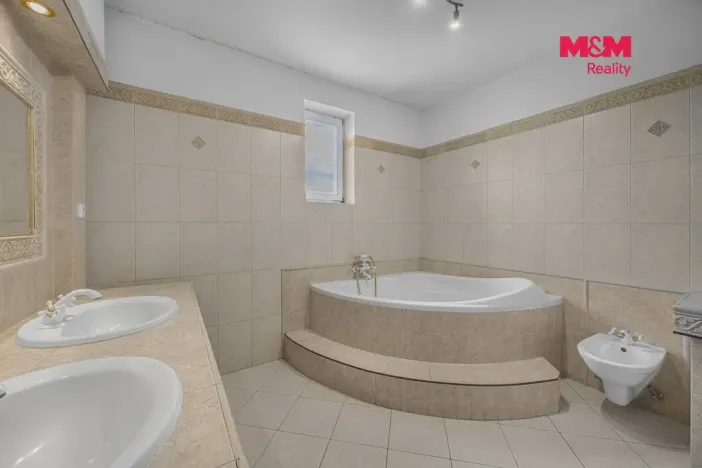 Prodej rodinného domu, Černíkovice, 280 m2