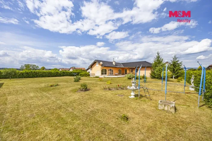 Prodej rodinného domu, Černíkovice, 280 m2