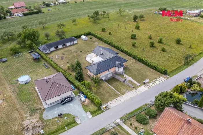 Prodej rodinného domu, Černíkovice, 280 m2