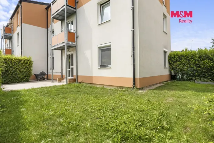 Pronájem bytu 3+1, Nupaky, U Školky, 72 m2