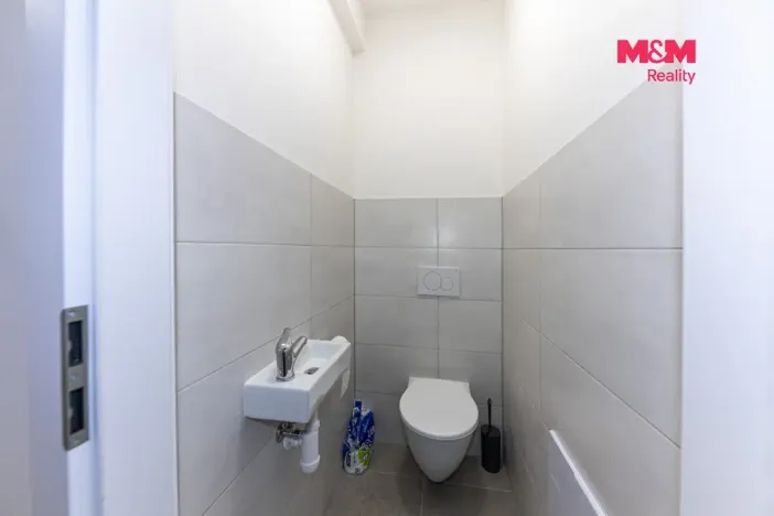Pronájem bytu 3+kk, Hostovlice, 75 m2