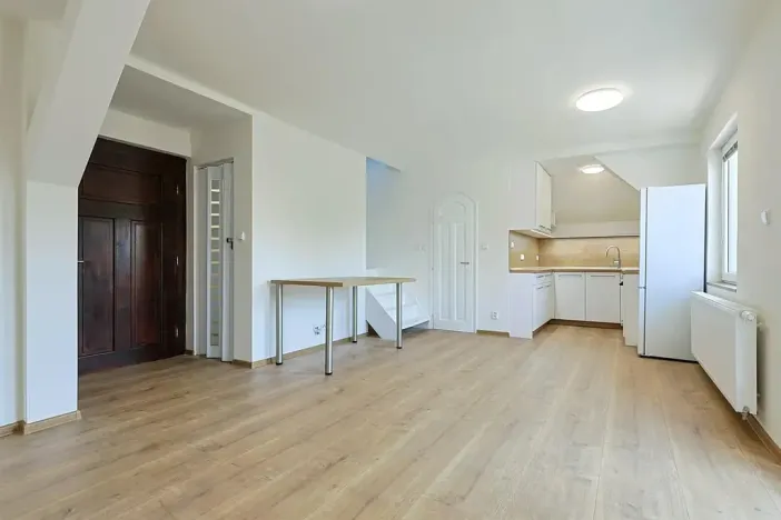 Pronájem bytu 2+kk, Plzeň, Pod Košutkou, 38 m2